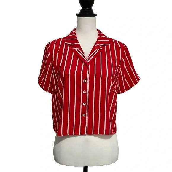 Le Lis | NWT  red white stripes button up crop. Medium. - Picture 2 of 8